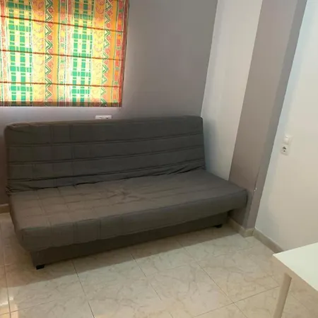 Oasis Apartment: Beachside Comfort In Apartment *